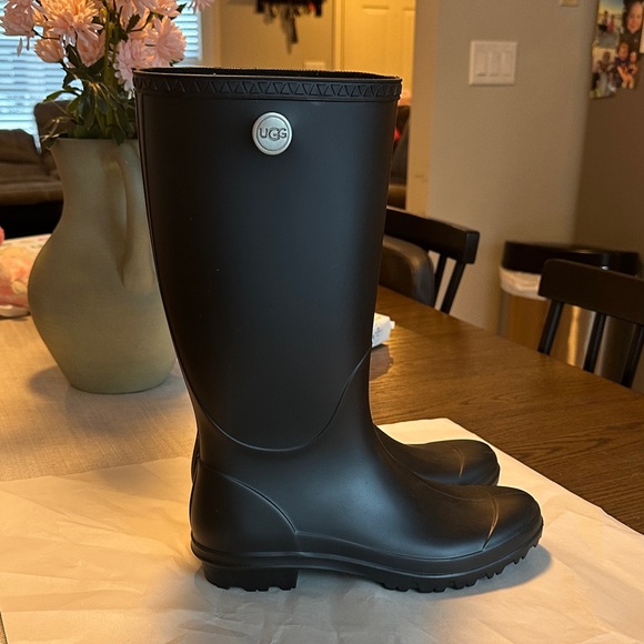 UGG Women's Shelby Matte Rain Boots Black Rubber Size 9 - Picture 4 of 10
